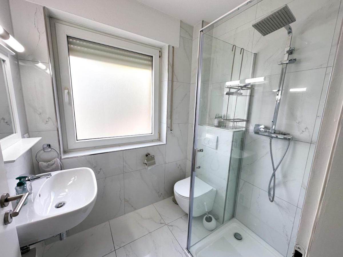 Stilvolles, Frisch Renoviertes 2Zi Apartment Mit Kueche Und Balkon In Kliniknaehe Bad Oeynhausen Extérieur photo